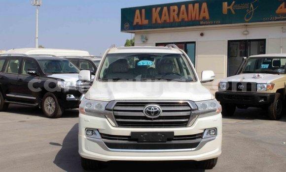 Buy Import Toyota Land Cruiser White Car in Import - Dubai in Bujumbura Buy Import Toyota Land Cruiser White Car in Import - Dubai in Bujumbura