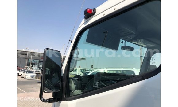 Buy Import Mitsubishi Carisma White Car in Import - Dubai in Bujumbura Buy Import Mitsubishi Carisma White Car in Import - Dubai in Bujumbura