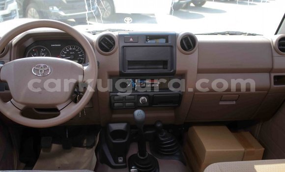 Acheter Import Voiture Toyota Land Cruiser Beige à Import - Dubai, Bujumbura Acheter Import Voiture Toyota Land Cruiser Beige à Import - Dubai, Bujumbura