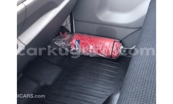 Buy Import Mitsubishi Carisma White Car in Import - Dubai in Bujumbura Buy Import Mitsubishi Carisma White Car in Import - Dubai in Bujumbura