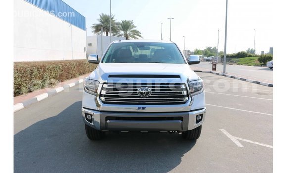 Acheter Import Voiture Toyota Tundra Blanc à Import - Dubai, Bujumbura Acheter Import Voiture Toyota Tundra Blanc à Import - Dubai, Bujumbura
