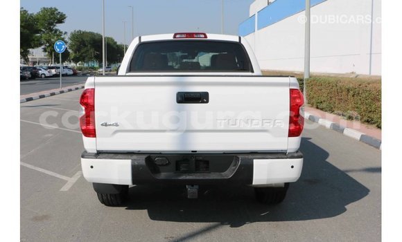 Acheter Import Voiture Toyota Tundra Blanc à Import - Dubai, Bujumbura Acheter Import Voiture Toyota Tundra Blanc à Import - Dubai, Bujumbura