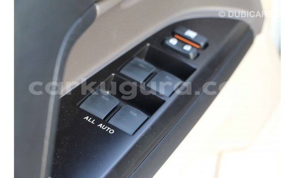 Acheter Import Voiture Toyota Land Cruiser Blanc à Import - Dubai, Bujumbura Acheter Import Voiture Toyota Land Cruiser Blanc à Import - Dubai, Bujumbura