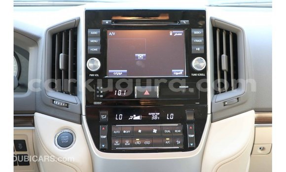 Nunua Imported Toyota Land Cruiser Nyeupe Gari ndani ya Import - Dubai nchini Bujumbura Nunua Imported Toyota Land Cruiser Nyeupe Gari ndani ya Import - Dubai nchini Bujumbura