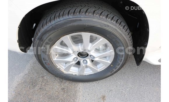 Nunua Imported Toyota Land Cruiser Nyeupe Gari ndani ya Import - Dubai nchini Bujumbura Nunua Imported Toyota Land Cruiser Nyeupe Gari ndani ya Import - Dubai nchini Bujumbura