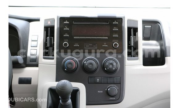 Acheter Import Voiture Toyota Hiace Blanc à Import - Dubai, Bujumbura Acheter Import Voiture Toyota Hiace Blanc à Import - Dubai, Bujumbura