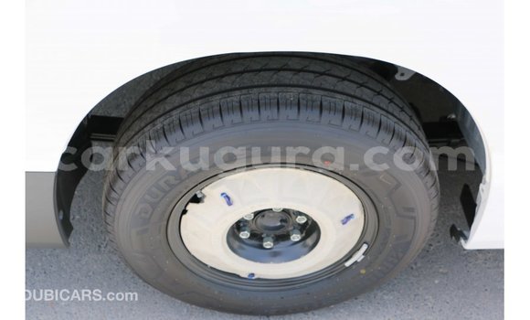 Acheter Import Voiture Toyota Hiace Blanc à Import - Dubai, Bujumbura Acheter Import Voiture Toyota Hiace Blanc à Import - Dubai, Bujumbura