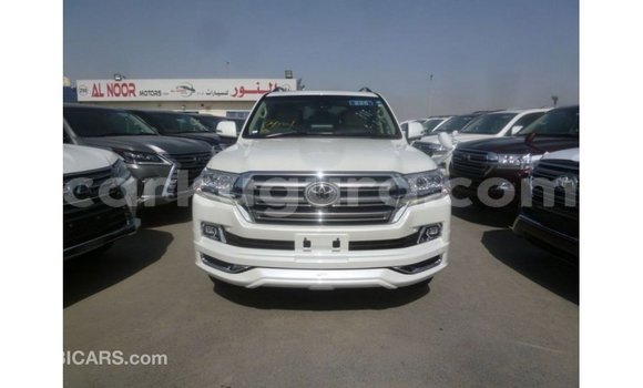Acheter Import Voiture Toyota Land Cruiser Blanc à Import - Dubai, Bujumbura Acheter Import Voiture Toyota Land Cruiser Blanc à Import - Dubai, Bujumbura