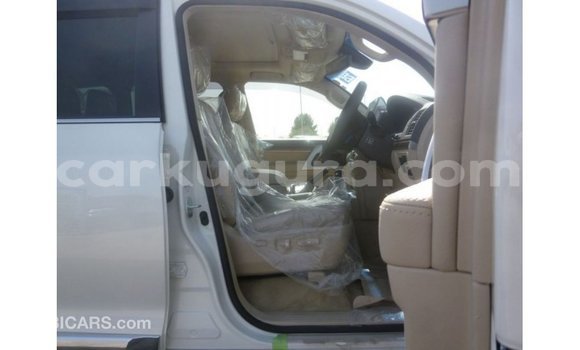 Acheter Import Voiture Toyota Land Cruiser Blanc à Import - Dubai, Bujumbura Acheter Import Voiture Toyota Land Cruiser Blanc à Import - Dubai, Bujumbura
