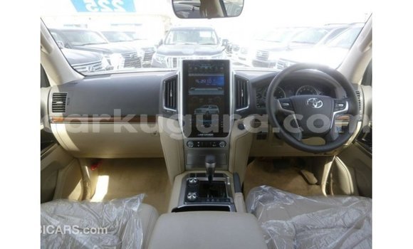 Acheter Import Voiture Toyota Land Cruiser Blanc à Import - Dubai, Bujumbura Acheter Import Voiture Toyota Land Cruiser Blanc à Import - Dubai, Bujumbura