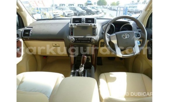 Acheter Import Voiture Toyota Prado Blanc à Import - Dubai, Bujumbura Acheter Import Voiture Toyota Prado Blanc à Import - Dubai, Bujumbura