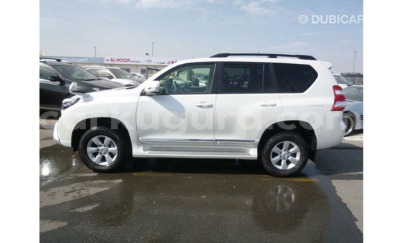Acheter Import Voiture Toyota Prado Blanc à Import - Dubai, Bujumbura Acheter Import Voiture Toyota Prado Blanc à Import - Dubai, Bujumbura