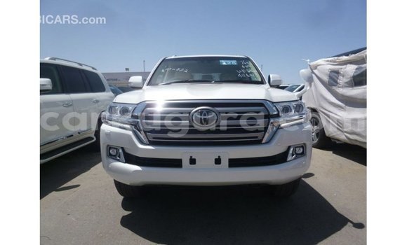 Acheter Import Voiture Toyota Land Cruiser Blanc à Import - Dubai, Bujumbura Acheter Import Voiture Toyota Land Cruiser Blanc à Import - Dubai, Bujumbura