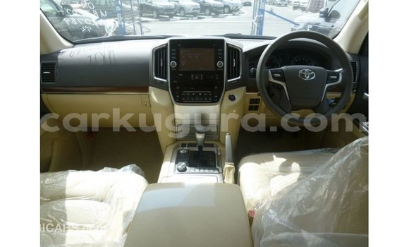 Acheter Import Voiture Toyota Land Cruiser Blanc à Import - Dubai, Bujumbura Acheter Import Voiture Toyota Land Cruiser Blanc à Import - Dubai, Bujumbura