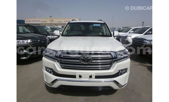 Acheter Import Voiture Toyota Land Cruiser Blanc à Import - Dubai, Bujumbura Acheter Import Voiture Toyota Land Cruiser Blanc à Import - Dubai, Bujumbura