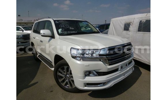 Buy Import Toyota Land Cruiser White Car in Import - Dubai in Bujumbura Buy Import Toyota Land Cruiser White Car in Import - Dubai in Bujumbura