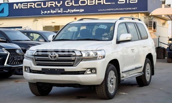 Nunua Imported Toyota Land Cruiser Nyeupe Gari ndani ya Import - Dubai nchini Bujumbura Nunua Imported Toyota Land Cruiser Nyeupe Gari ndani ya Import - Dubai nchini Bujumbura
