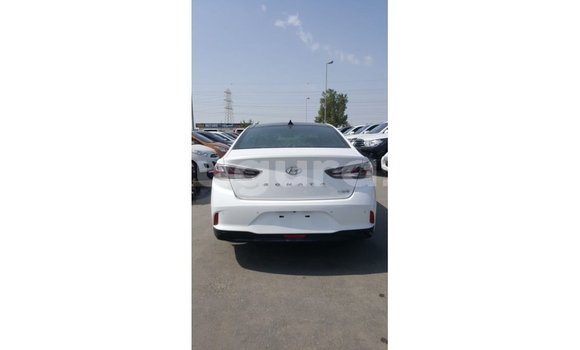 Acheter Import Voiture Hyundai Sonata Blanc à Import - Dubai, Bujumbura Acheter Import Voiture Hyundai Sonata Blanc à Import - Dubai, Bujumbura