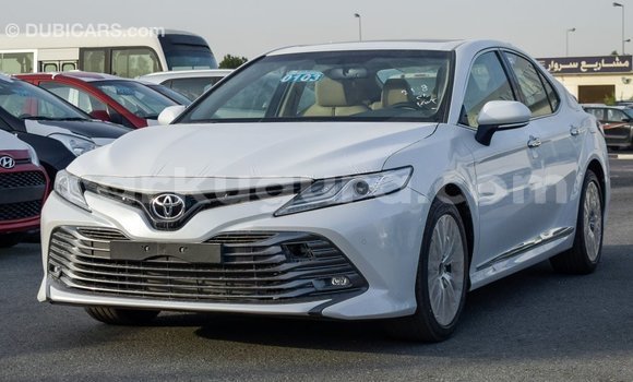 Nunua Imported Toyota Camry Nyeupe Gari ndani ya Import - Dubai nchini Bujumbura Nunua Imported Toyota Camry Nyeupe Gari ndani ya Import - Dubai nchini Bujumbura