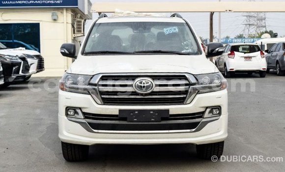 Acheter Import Voiture Toyota Land Cruiser Blanc à Import - Dubai, Bujumbura Acheter Import Voiture Toyota Land Cruiser Blanc à Import - Dubai, Bujumbura