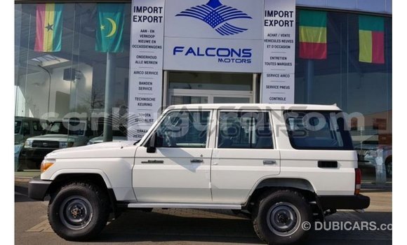 Acheter Import Voiture Toyota Land Cruiser Blanc à Import - Dubai, Bujumbura Acheter Import Voiture Toyota Land Cruiser Blanc à Import - Dubai, Bujumbura
