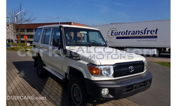 Acheter Import Voiture Toyota Land Cruiser Blanc à Import - Dubai, Bujumbura Acheter Import Voiture Toyota Land Cruiser Blanc à Import - Dubai, Bujumbura
