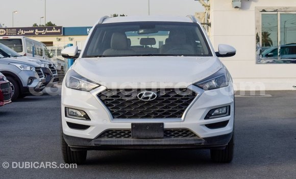 Nunua Imported Hyundai Tucson Nyeupe Gari ndani ya Import - Dubai nchini Bujumbura Nunua Imported Hyundai Tucson Nyeupe Gari ndani ya Import - Dubai nchini Bujumbura