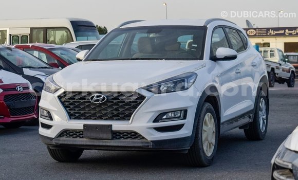 Nunua Imported Hyundai Tucson Nyeupe Gari ndani ya Import - Dubai nchini Bujumbura Nunua Imported Hyundai Tucson Nyeupe Gari ndani ya Import - Dubai nchini Bujumbura