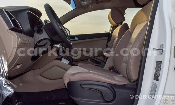 Nunua Imported Hyundai Tucson Nyeupe Gari ndani ya Import - Dubai nchini Bujumbura Nunua Imported Hyundai Tucson Nyeupe Gari ndani ya Import - Dubai nchini Bujumbura