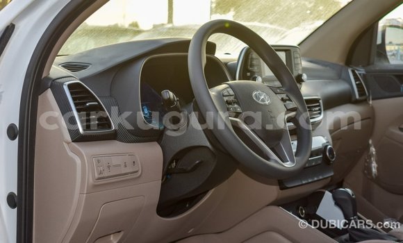 Nunua Imported Hyundai Tucson Nyeupe Gari ndani ya Import - Dubai nchini Bujumbura Nunua Imported Hyundai Tucson Nyeupe Gari ndani ya Import - Dubai nchini Bujumbura