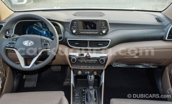 Nunua Imported Hyundai Tucson Nyeupe Gari ndani ya Import - Dubai nchini Bujumbura Nunua Imported Hyundai Tucson Nyeupe Gari ndani ya Import - Dubai nchini Bujumbura