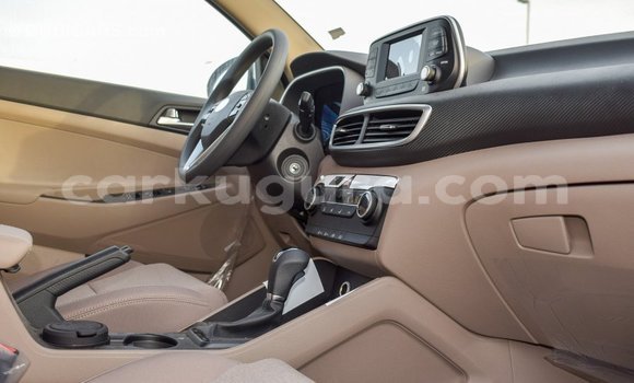 Nunua Imported Hyundai Tucson Nyeupe Gari ndani ya Import - Dubai nchini Bujumbura Nunua Imported Hyundai Tucson Nyeupe Gari ndani ya Import - Dubai nchini Bujumbura