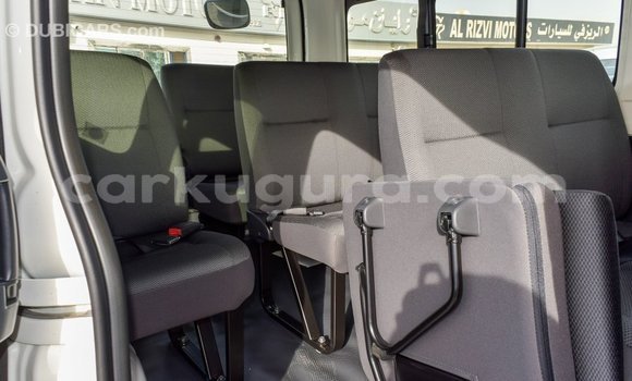 Nunua Imported Toyota Hiace Nyeupe Gari ndani ya Import - Dubai nchini Bujumbura Nunua Imported Toyota Hiace Nyeupe Gari ndani ya Import - Dubai nchini Bujumbura