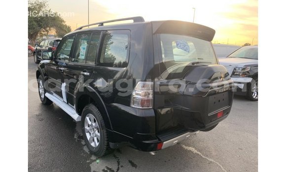 Nunua Imported Mitsubishi Pajero Nyeusi Gari ndani ya Import - Dubai nchini Bujumbura Nunua Imported Mitsubishi Pajero Nyeusi Gari ndani ya Import - Dubai nchini Bujumbura