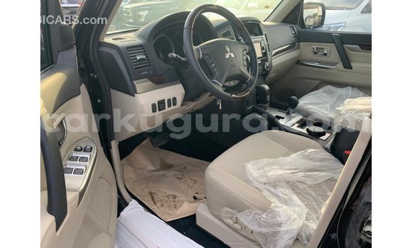 Nunua Imported Mitsubishi Pajero Nyeusi Gari ndani ya Import - Dubai nchini Bujumbura Nunua Imported Mitsubishi Pajero Nyeusi Gari ndani ya Import - Dubai nchini Bujumbura
