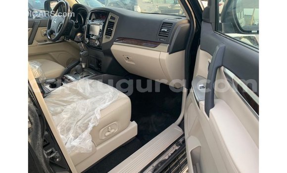 Nunua Imported Mitsubishi Pajero Nyeusi Gari ndani ya Import - Dubai nchini Bujumbura Nunua Imported Mitsubishi Pajero Nyeusi Gari ndani ya Import - Dubai nchini Bujumbura