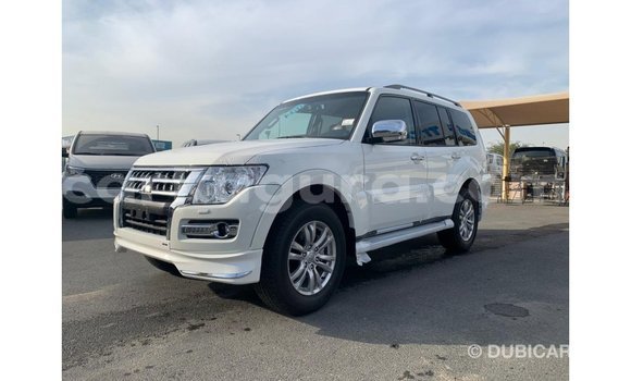 Nunua Imported Mitsubishi Pajero Nyeupe Gari ndani ya Import - Dubai nchini Bujumbura Nunua Imported Mitsubishi Pajero Nyeupe Gari ndani ya Import - Dubai nchini Bujumbura