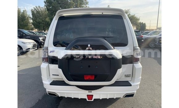 Nunua Imported Mitsubishi Pajero Nyeupe Gari ndani ya Import - Dubai nchini Bujumbura Nunua Imported Mitsubishi Pajero Nyeupe Gari ndani ya Import - Dubai nchini Bujumbura