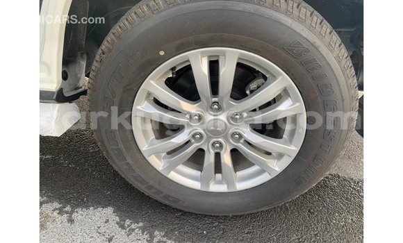 Nunua Imported Mitsubishi Pajero Nyeupe Gari ndani ya Import - Dubai nchini Bujumbura Nunua Imported Mitsubishi Pajero Nyeupe Gari ndani ya Import - Dubai nchini Bujumbura