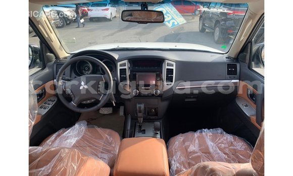 Nunua Imported Mitsubishi Pajero Nyeupe Gari ndani ya Import - Dubai nchini Bujumbura Nunua Imported Mitsubishi Pajero Nyeupe Gari ndani ya Import - Dubai nchini Bujumbura