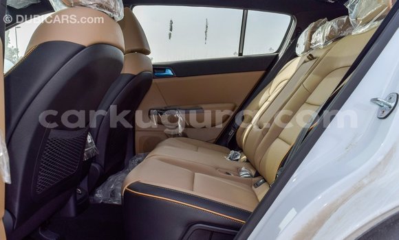 Nunua Imported Kia Sportage Nyeupe Gari ndani ya Import - Dubai nchini Bujumbura Nunua Imported Kia Sportage Nyeupe Gari ndani ya Import - Dubai nchini Bujumbura
