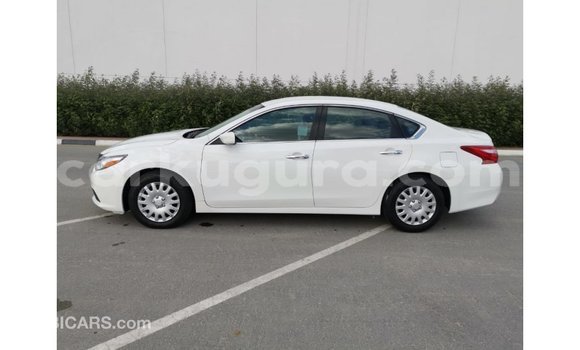 Nunua Imported Nissan Altima Nyeupe Gari ndani ya Import - Dubai nchini Bujumbura Nunua Imported Nissan Altima Nyeupe Gari ndani ya Import - Dubai nchini Bujumbura