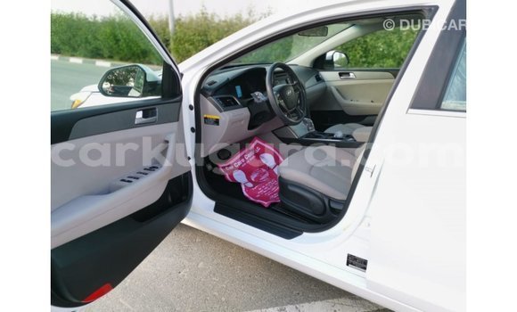 Nunua Imported Hyundai Sonata Nyeupe Gari ndani ya Import - Dubai nchini Bujumbura Nunua Imported Hyundai Sonata Nyeupe Gari ndani ya Import - Dubai nchini Bujumbura