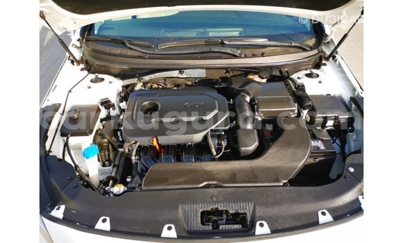 Nunua Imported Hyundai Sonata Nyeupe Gari ndani ya Import - Dubai nchini Bujumbura Nunua Imported Hyundai Sonata Nyeupe Gari ndani ya Import - Dubai nchini Bujumbura