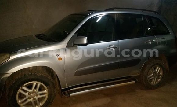 Nunua Ilio tumika Toyota RAV4 Fedha Gari ndani ya Bujumbura nchini Bujumbura Nunua Ilio tumika Toyota RAV4 Fedha Gari ndani ya Bujumbura nchini Bujumbura