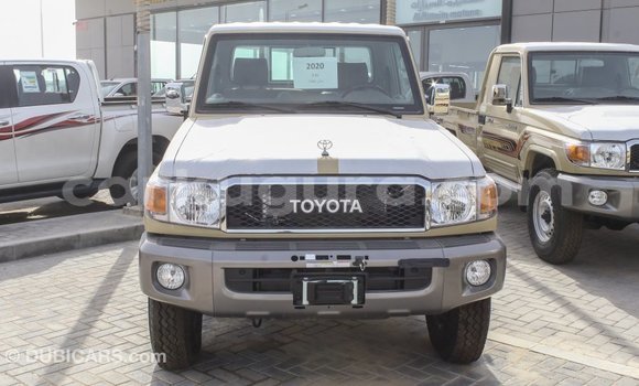 Nunua Imported Toyota Land Cruiser Beige Gari ndani ya Import - Dubai nchini Bujumbura Nunua Imported Toyota Land Cruiser Beige Gari ndani ya Import - Dubai nchini Bujumbura