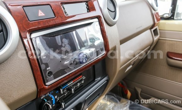 Nunua Imported Toyota Land Cruiser Beige Gari ndani ya Import - Dubai nchini Bujumbura Nunua Imported Toyota Land Cruiser Beige Gari ndani ya Import - Dubai nchini Bujumbura