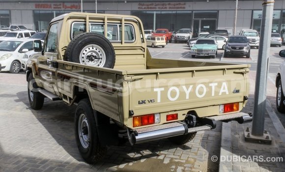 Nunua Imported Toyota Land Cruiser Beige Gari ndani ya Import - Dubai nchini Bujumbura Nunua Imported Toyota Land Cruiser Beige Gari ndani ya Import - Dubai nchini Bujumbura
