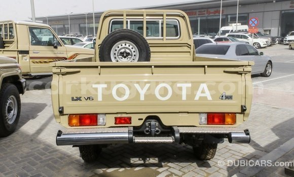 Nunua Imported Toyota Land Cruiser Beige Gari ndani ya Import - Dubai nchini Bujumbura Nunua Imported Toyota Land Cruiser Beige Gari ndani ya Import - Dubai nchini Bujumbura