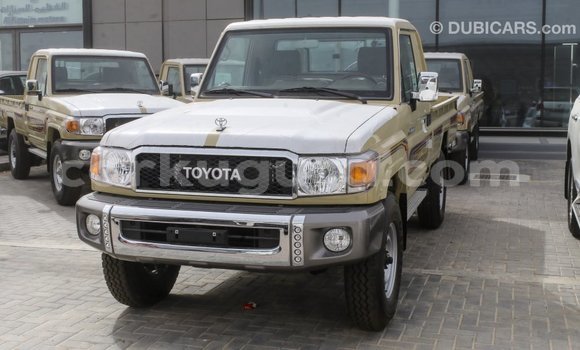 Acheter Import Voiture Toyota Land Cruiser Beige à Import - Dubai, Bujumbura Acheter Import Voiture Toyota Land Cruiser Beige à Import - Dubai, Bujumbura